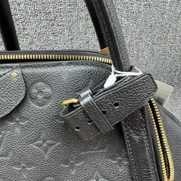 100%  Authentic Louis Vuitton Marais MM Empreinte Shoulder Bag - Picture 3 of 11